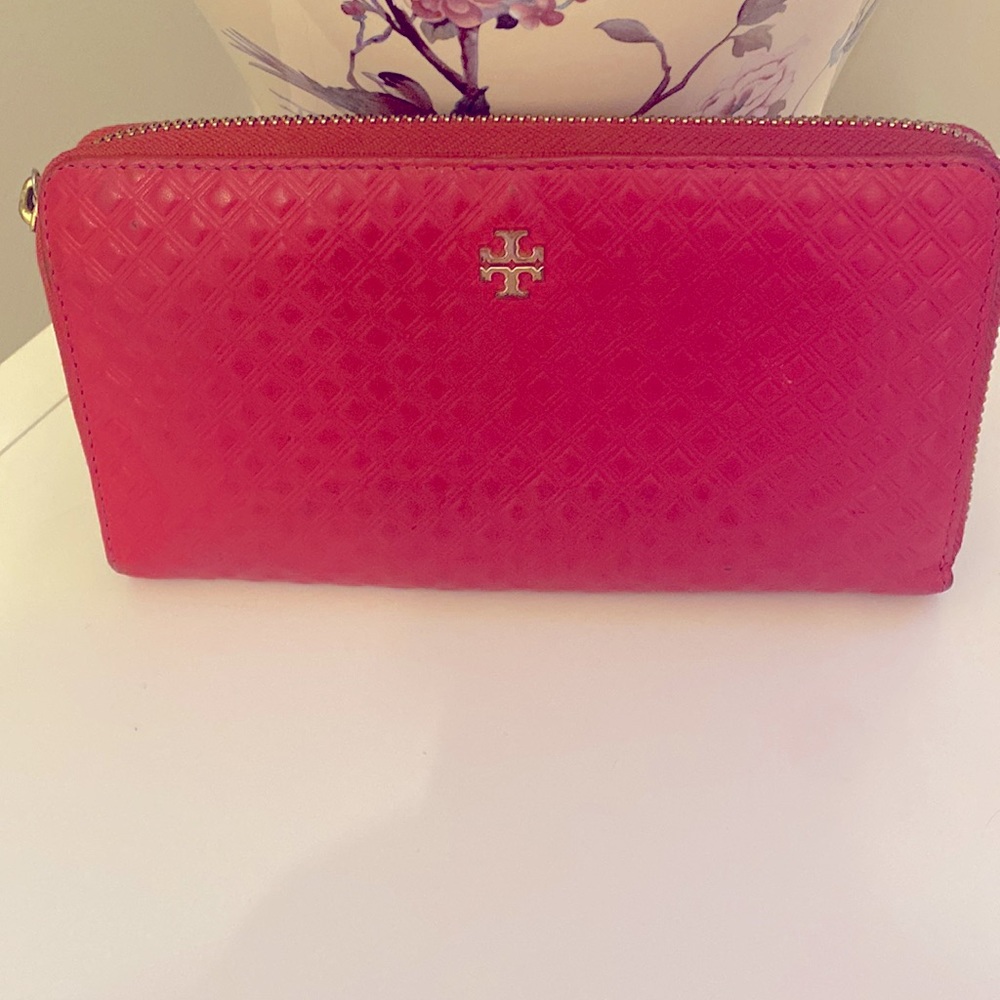 Tory Burch zip around wallet